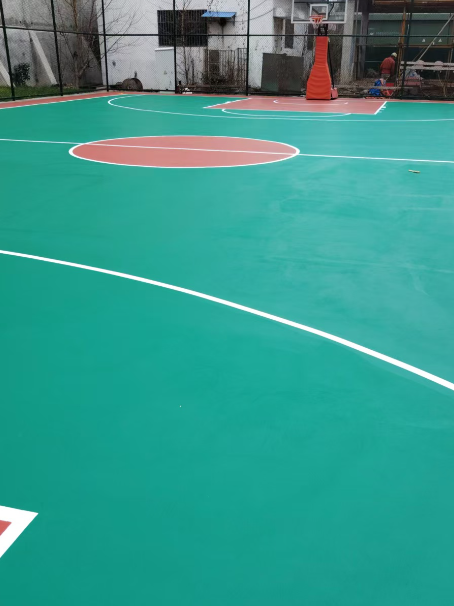 汝州 球场长期使用易出现地面开裂